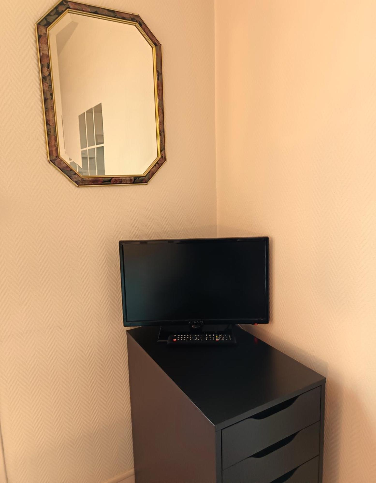 Appartement A Orleans Au Calme Avec Parking Gratuit, Balcon Et Ascenseur Buitenkant foto